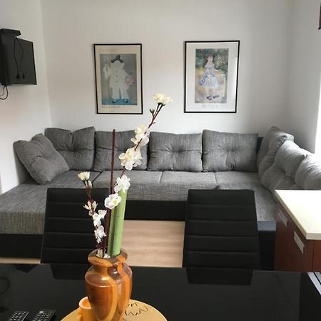 Centar Oaza Appartement Zagreb Buitenkant foto