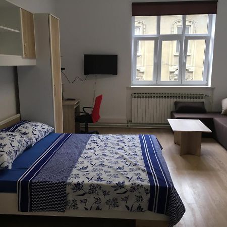 Centar Oaza Appartement Zagreb Buitenkant foto