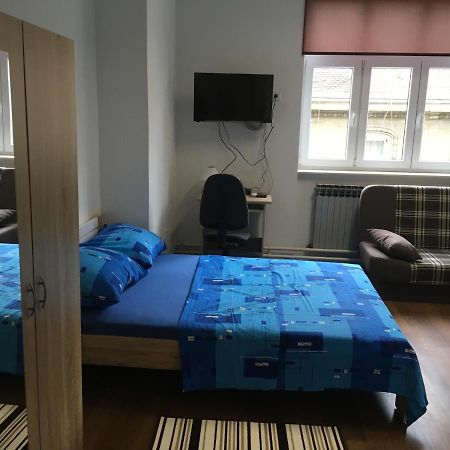 Centar Oaza Appartement Zagreb Buitenkant foto