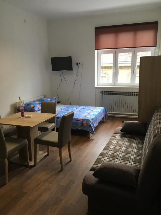Centar Oaza Appartement Zagreb Buitenkant foto