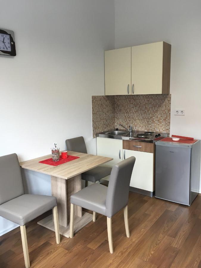 Centar Oaza Appartement Zagreb Buitenkant foto